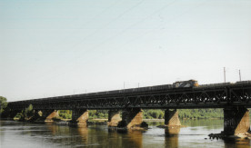 Pociąg towarowy prowadzony lokomotywą serii ET 13.

Warszawa most Gdański, 24.09.2006 r. fot. M. Grzebieliszewski.

STM Arch. 4500